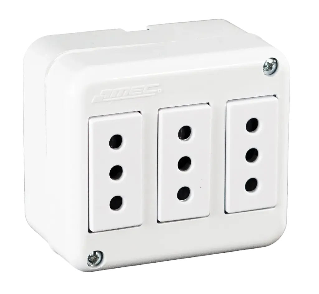Tomacorriente Triple Sobrep. 250V x 10A | MEC