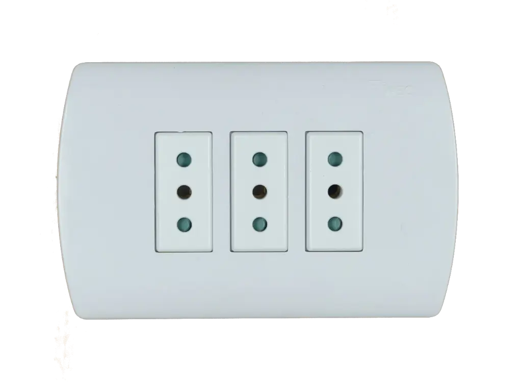 Tomacorriente Triple 10A Embutido