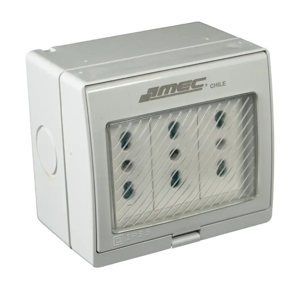 Tomacorriente Triple 10/16A Hidrobox IP55 | MEC